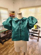 Cargar imagen en el visor de la galería, Alana Top
