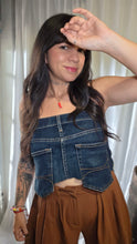 Cargar imagen en el visor de la galería, Upcicle denim tops
